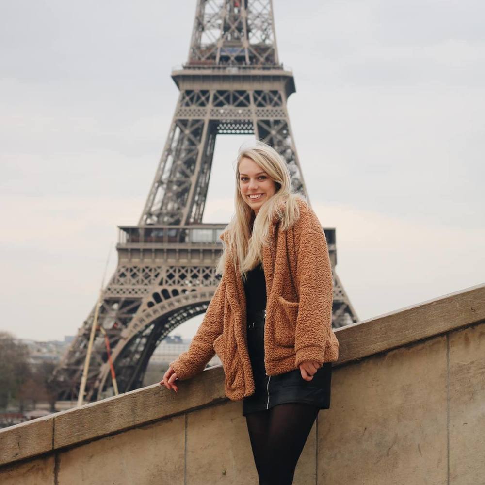Meet your Posher, Dayna